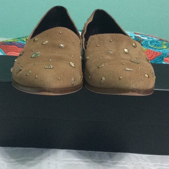 ⭐️BCBGeneration Flats⭐️ - Picture 8 of 9